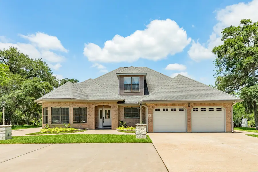41 Robinhood Lane, Clute, TX 77531 - #3