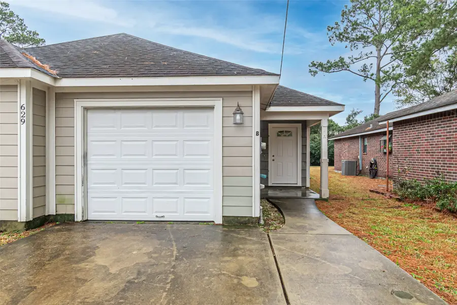 629 Carrell Street #A/B, Tomball, TX 77375 - #2