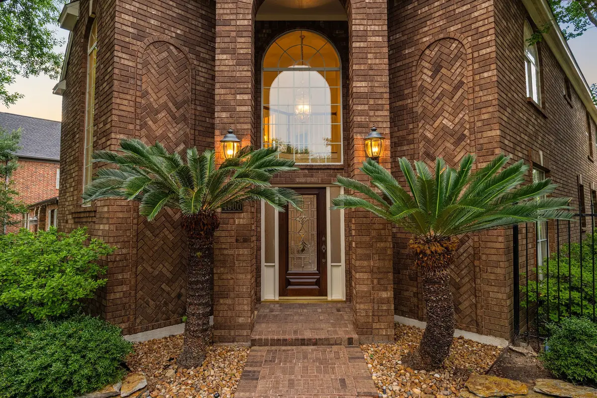4900 Cedar Street, Bellaire, TX 77401 - #1