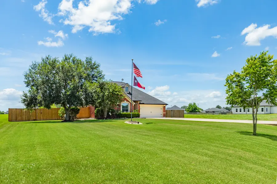 1503 Lakeland Circle, Rosharon, TX 77583 - Image #2