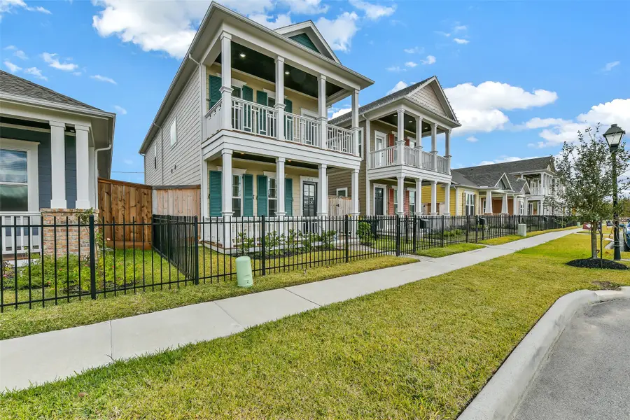 2511 S Houston Avenue, Pearland, TX 77581 - #2