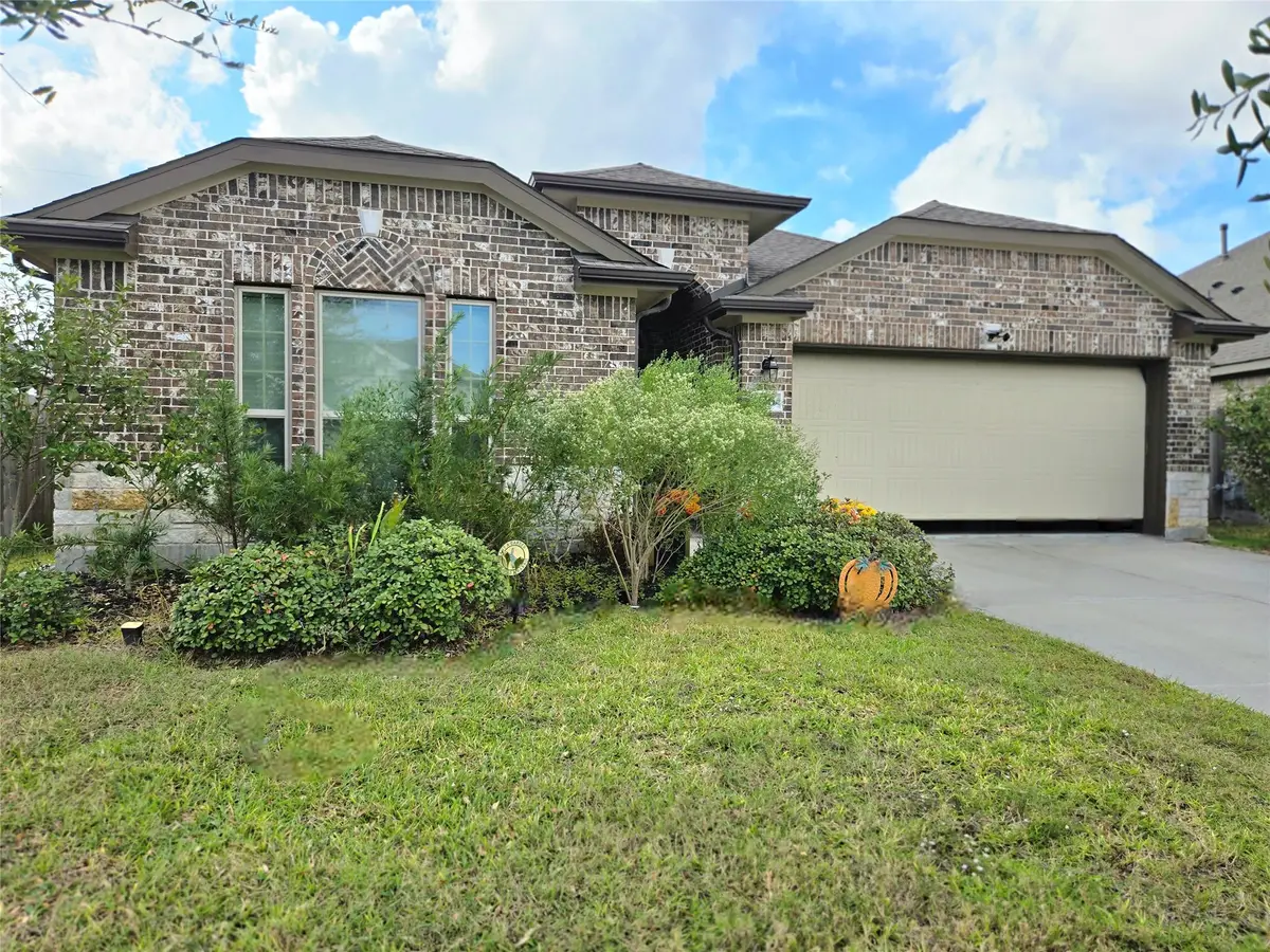 426 Ridgewood Terrace Drive, La Marque, TX 77568 - Image #1
