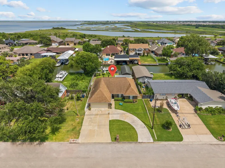 3902 18th Street N, Texas City, TX 77590 - #2