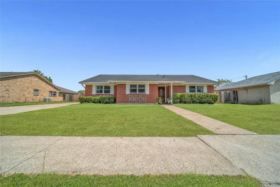 802 Birdsong Drive, Baytown, TX 77521 - Image #2