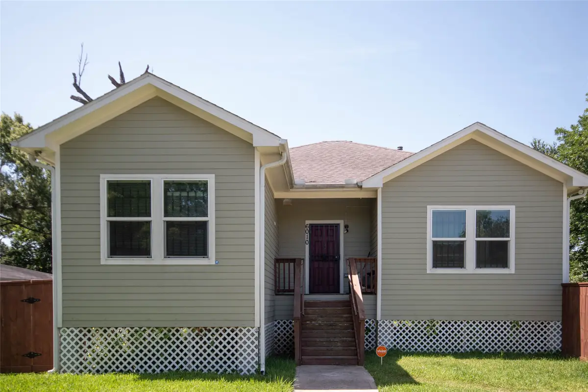 6010 Lyndhurst Drive, Houston, TX 77033 - #1