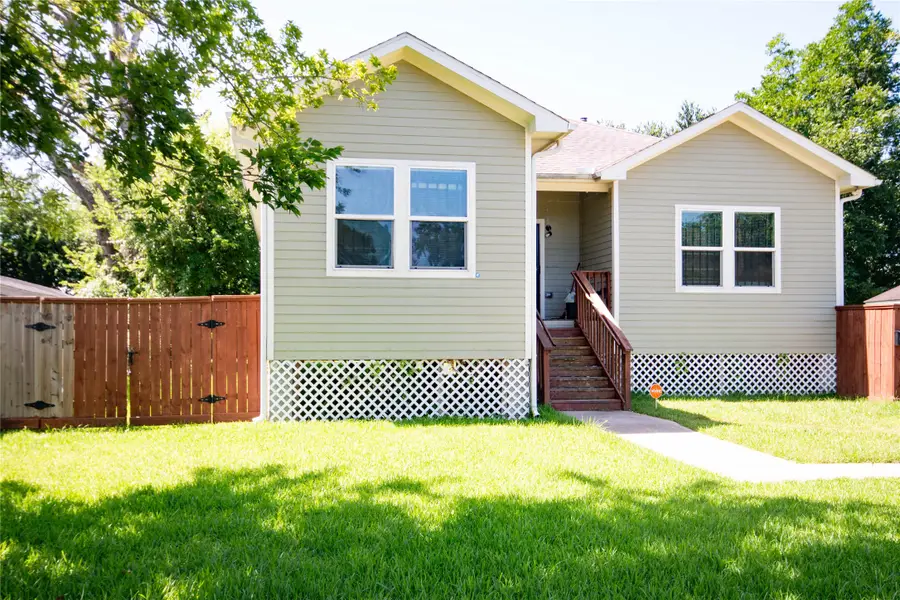 6010 Lyndhurst Drive, Houston, TX 77033 - #2