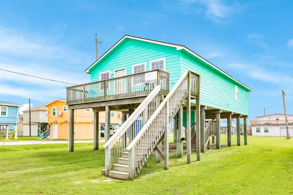 337 Thunder Road, Surfside Beach, TX 77541