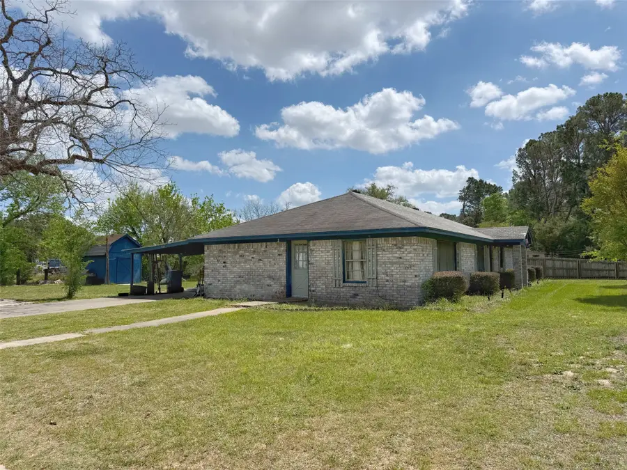 935 Center St, Buffalo, TX 75831 - #3