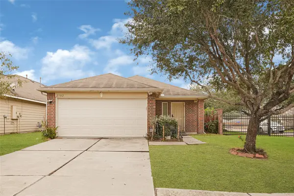 2902 Back Bay Brook Trail, Houston, TX 77045