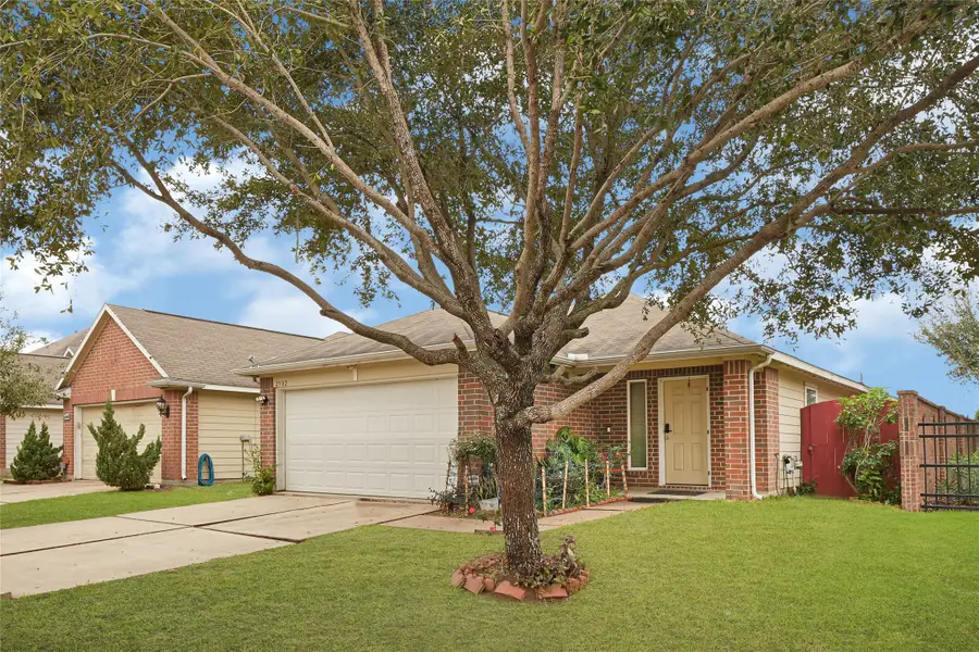 2902 Back Bay Brook Trail, Houston, TX 77045 - Image #2