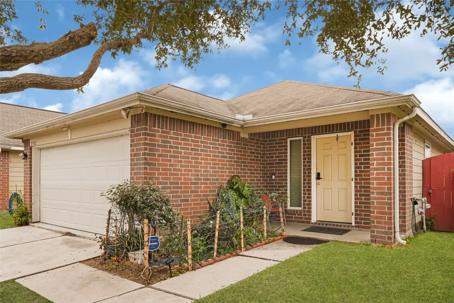 2902 Back Bay Brook Trail, Houston, TX 77045 - Image #3