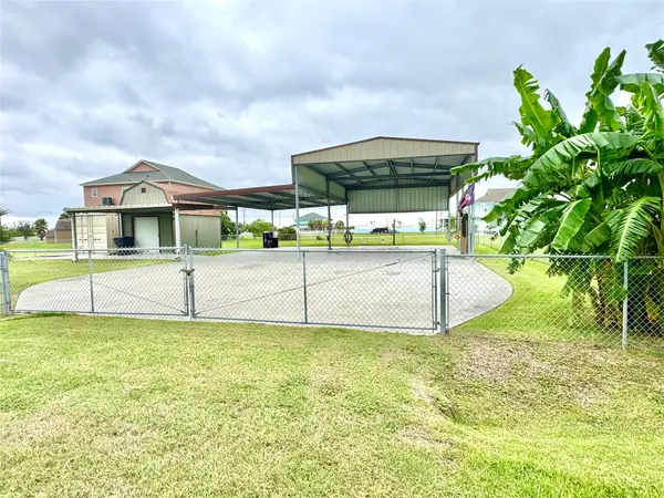 1134 E Canal East, Crystal Beach, TX 77650