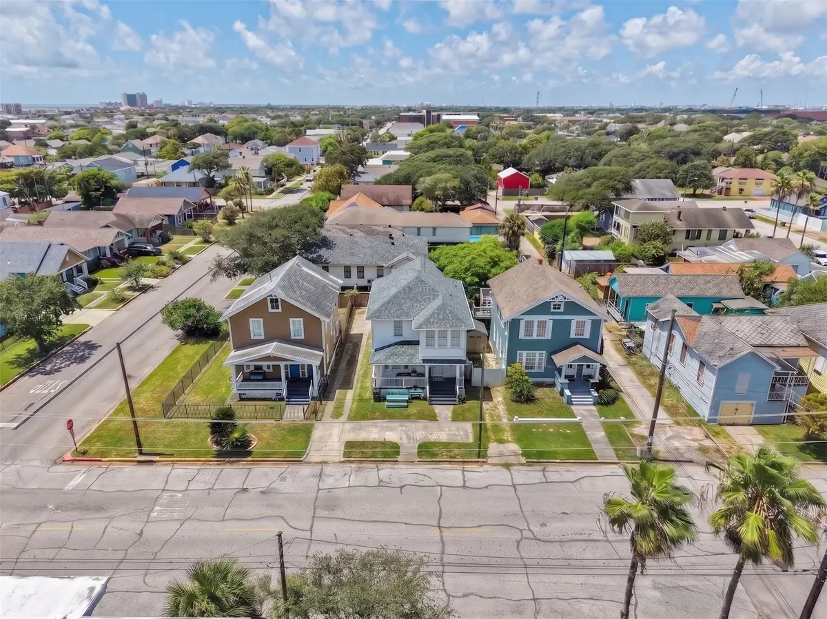 2221 35th Street, Galveston, TX 77550 - #1