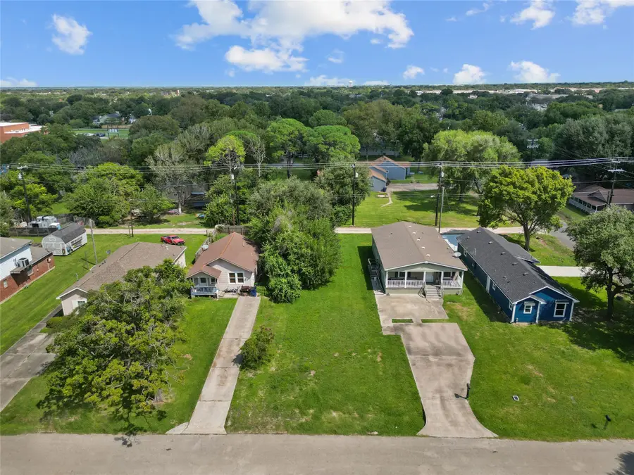 2204 2nd Avenue N, Texas City, TX 77590 - Image #2