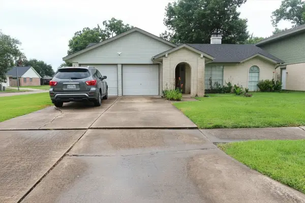 7318 Towerview Lane, Houston, TX 77489