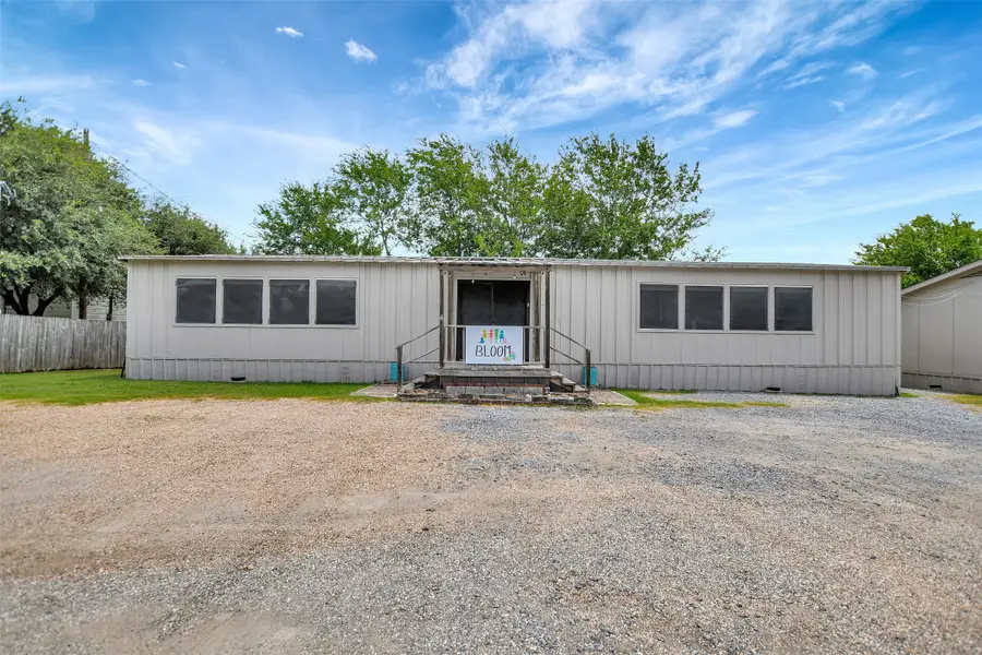 553 S Old Springfield Road, North Zulch, TX 77872 - Image #2
