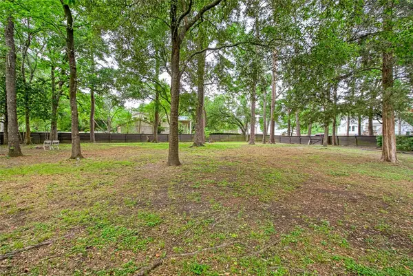 578 Roanoke Drive, Conroe, TX 77302