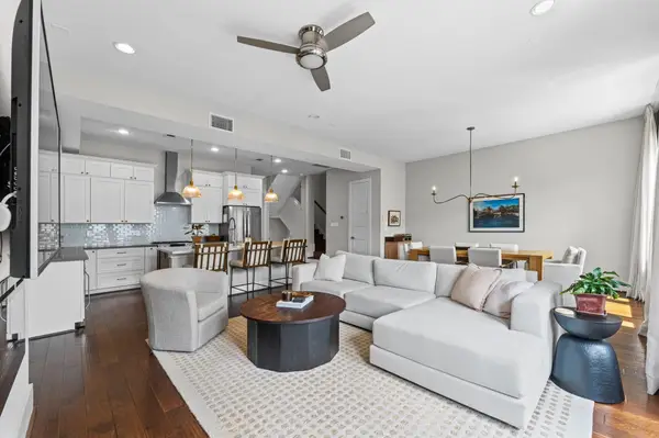 910 W 18th Street #B, Houston, TX 77008