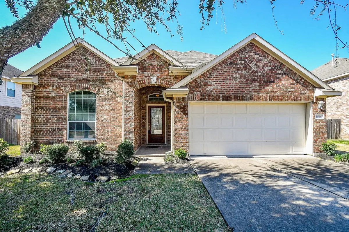 1516 Meadow Wood Drive, Pearland, TX 77581 - Image #1