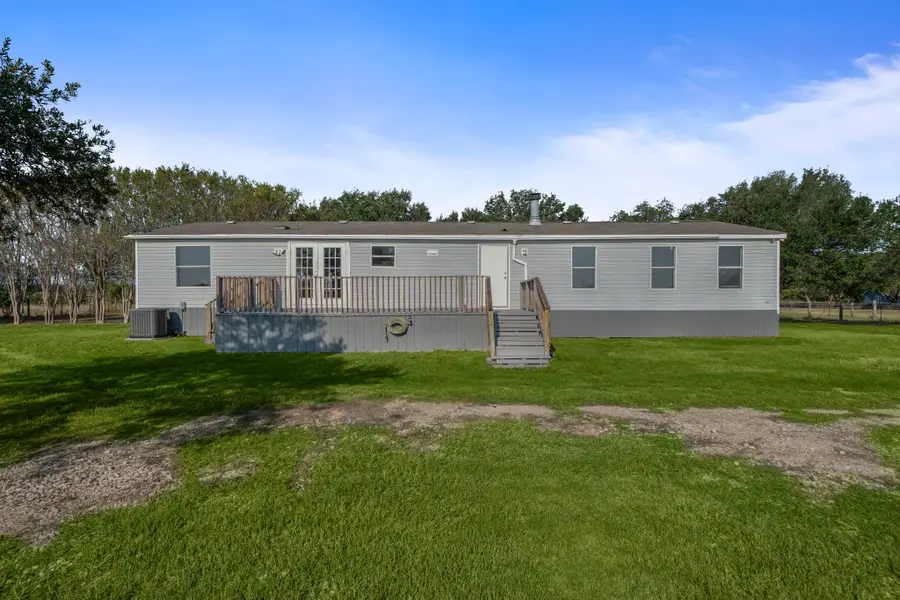 220 Klesel Road, Schulenburg, TX 78956 - Image #2