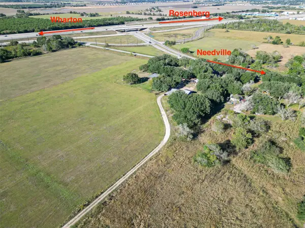 412 Fm 360 Road, Beasley, TX 77417
