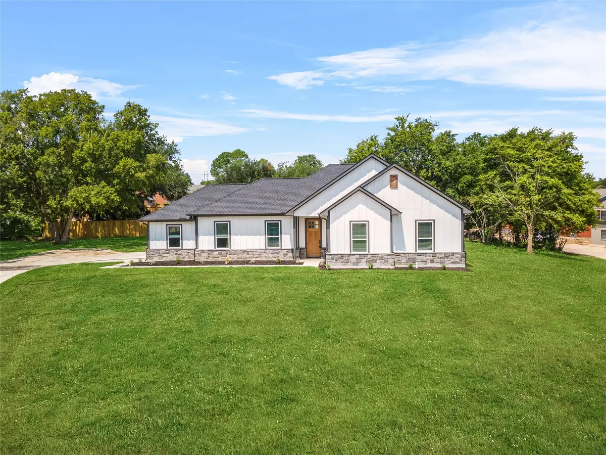 2315 Progress Drive, Brenham, TX 77833 - Image #1