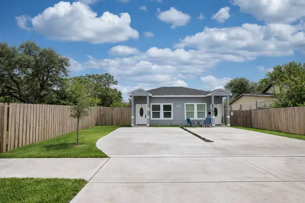 113 Bolden St #A B, Houston, TX 77029