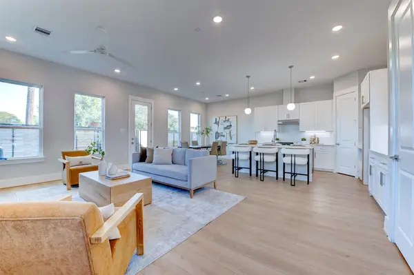 5128 Rosslyn Road, Houston, TX 77018