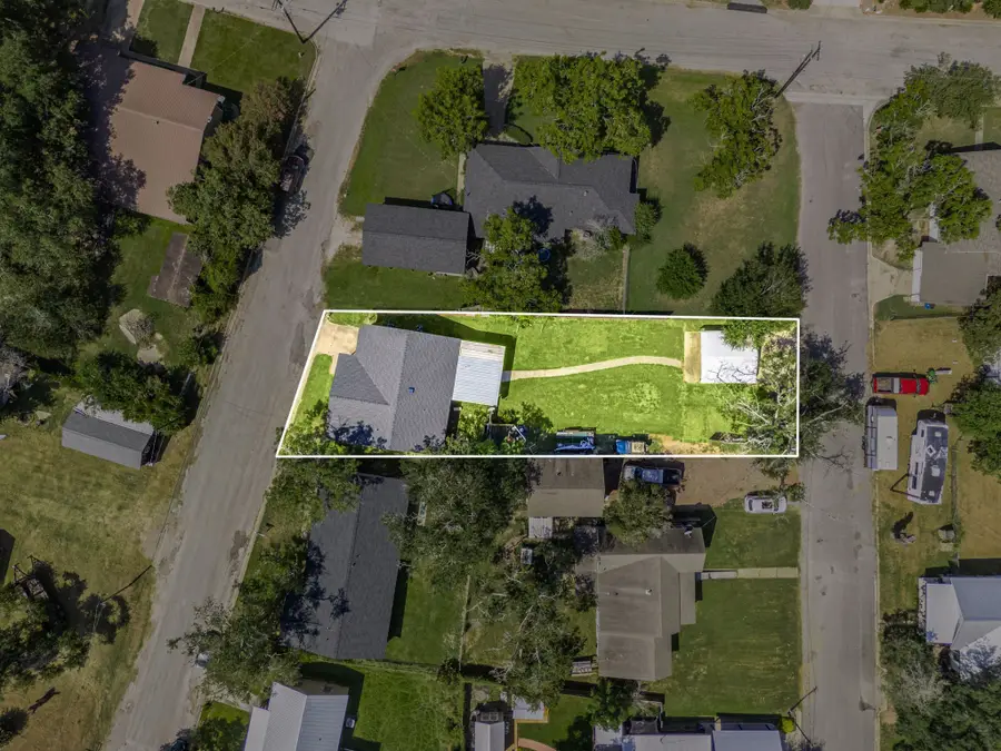 415 N Baron Street, Bellville, TX 77418 - Image #2