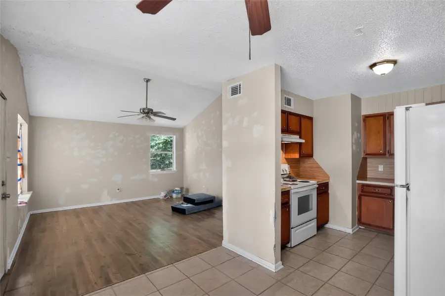 624 N Mccampbell Street, Aransas Pass, TX 78336 - #3