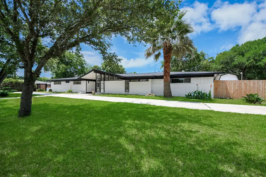 217 Burnett Drive, Baytown, TX 77520 - #3