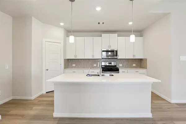 5213 Redbud Valley Drive, Pearland, TX 77584