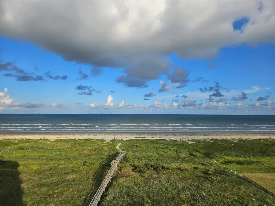 415 E Beach Drive #804, Galveston, TX 77550 - Image #3