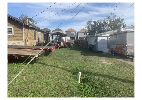 8000 Willow Street, Houston, TX 77088