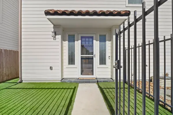 882 Wakefield Drive #C, Houston, TX 77018