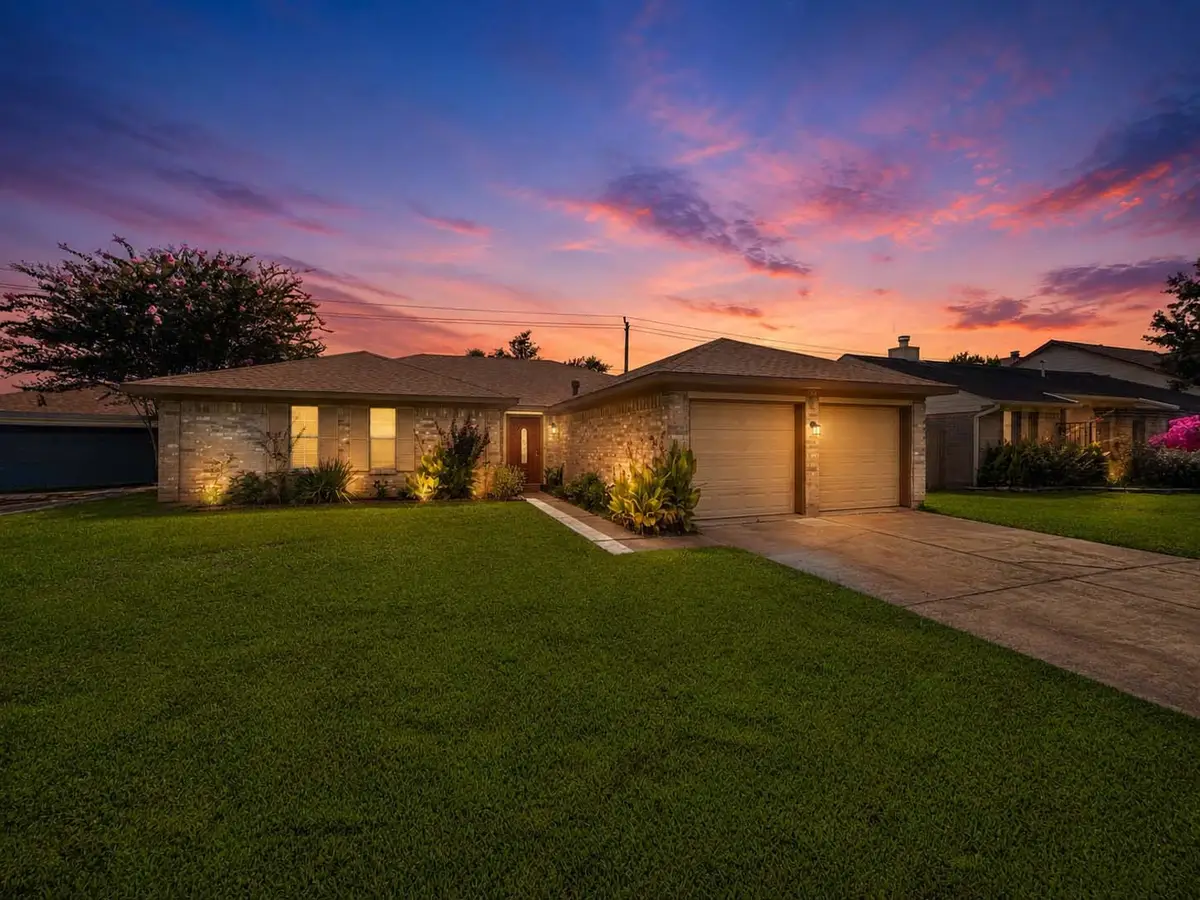 39 Oak Harbor Drive, Houston, TX 77062 - #1