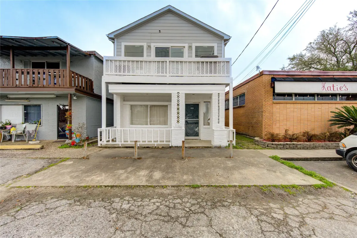 313 Grand Avenue, Bacliff, TX 77518 - Image #1