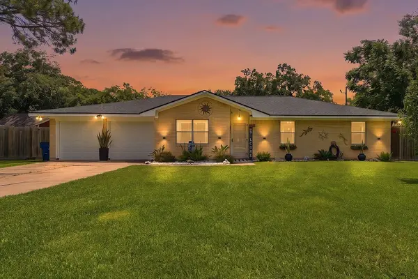 702 Lane Road, Texas City, TX 77591