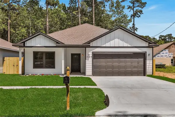 707 Magnolia Point Drive, Houston, TX 77336