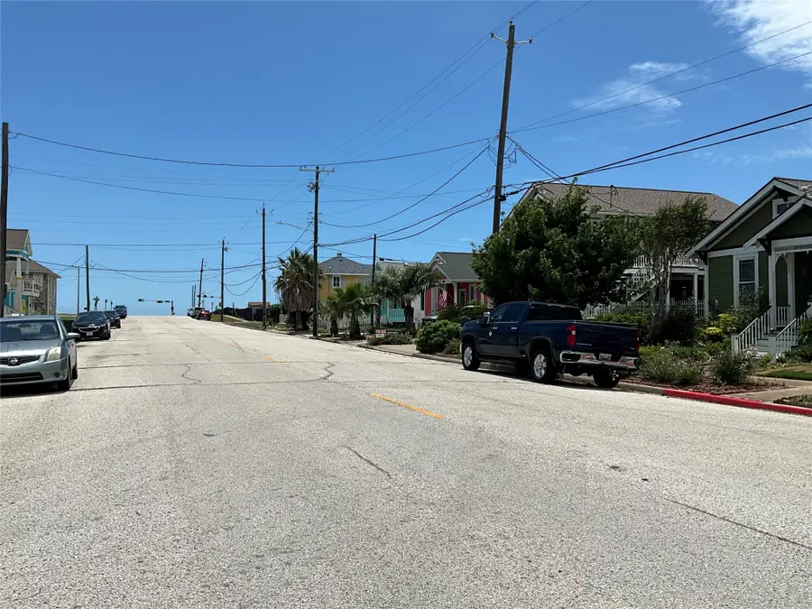 1505 Christopher Columbus Street, Galveston, TX 77550 - #2