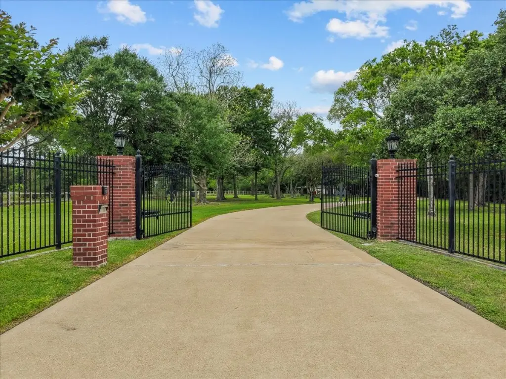 1252 Briar Creek Drive, Friendswood, TX 77546 - #1