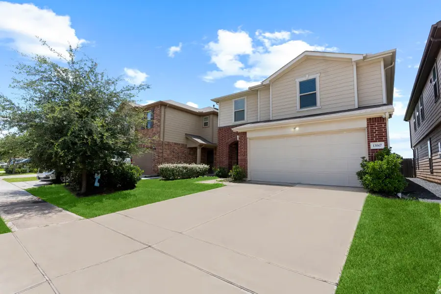 13067 Mills Creek Meadow Drive, Houston, TX 77070 - Image #2