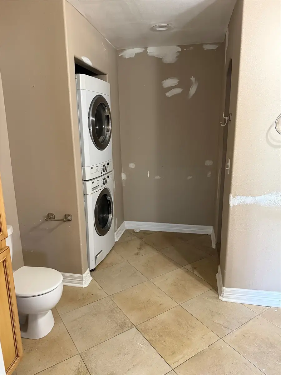 2025 Avenue N 1/2, Galveston, TX 77550 - #3