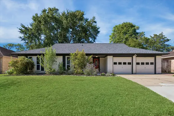 15726 Blackhawk Boulevard, Friendswood, TX 77546