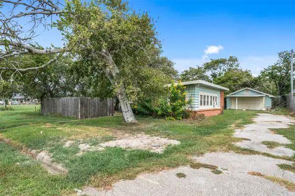 691 Cedar Street S, Matagorda, TX 77414