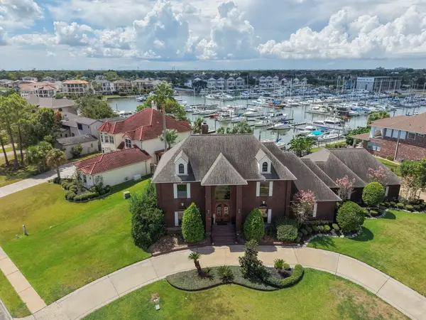 2207 Twin Oaks Boulevard, Kemah, TX 77565
