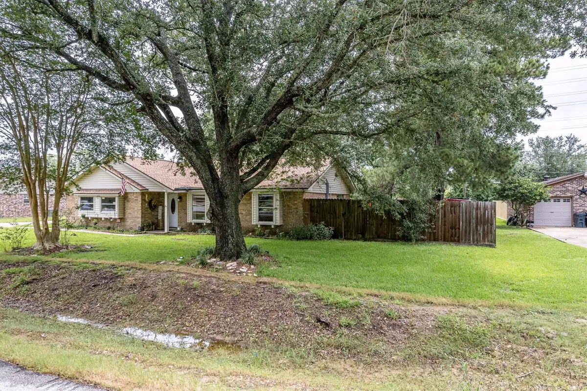 5814 Russell Lane, Baytown, TX 77521 - #1