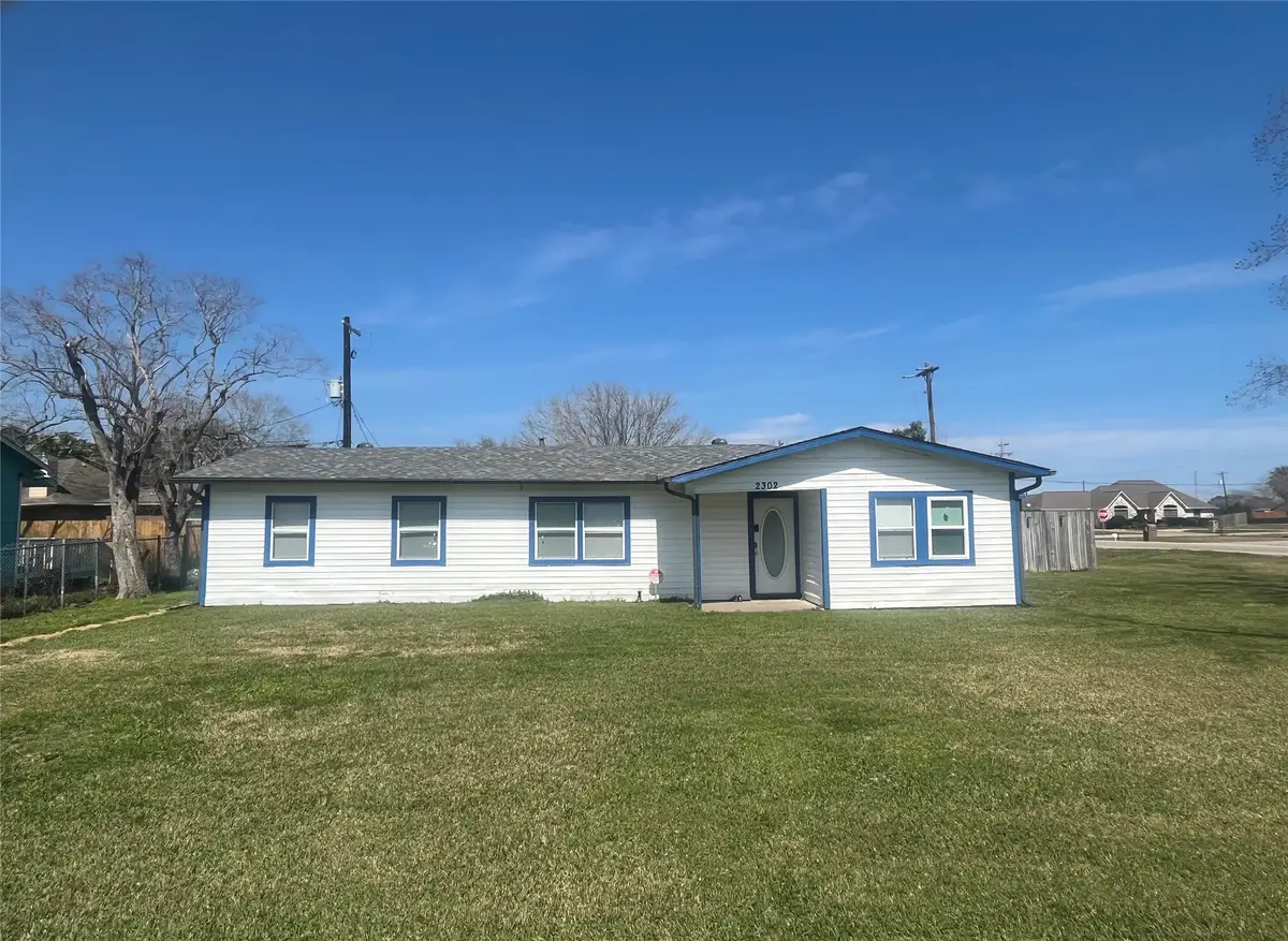 2302 35th Ave N, Texas City, TX 77590 - #1
