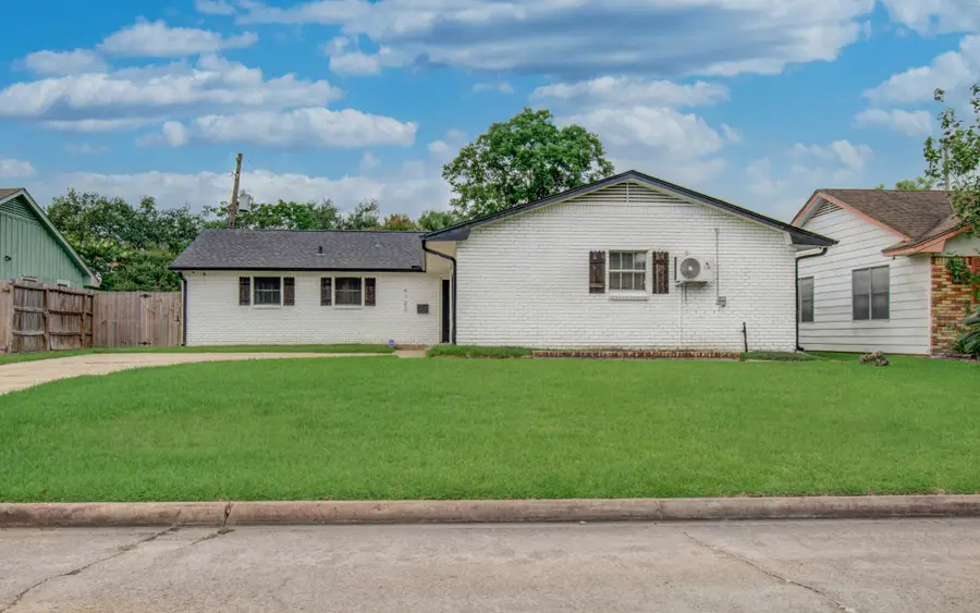 4123 Wuthering Heights Drive, Houston, TX 77045 - #3
