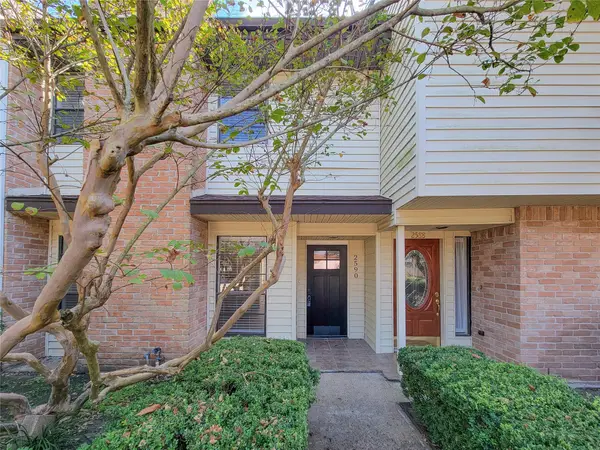 2590 Bering, Houston, TX 77057